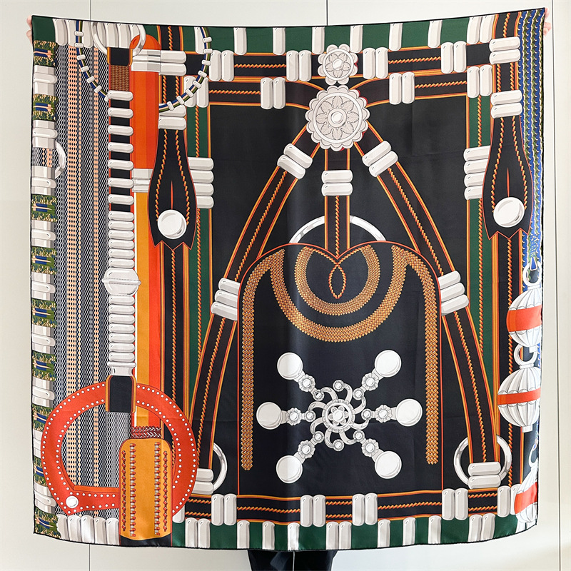 Travel Accessories Neck - Syal Sutra Motif Sadel Desainer Mewah