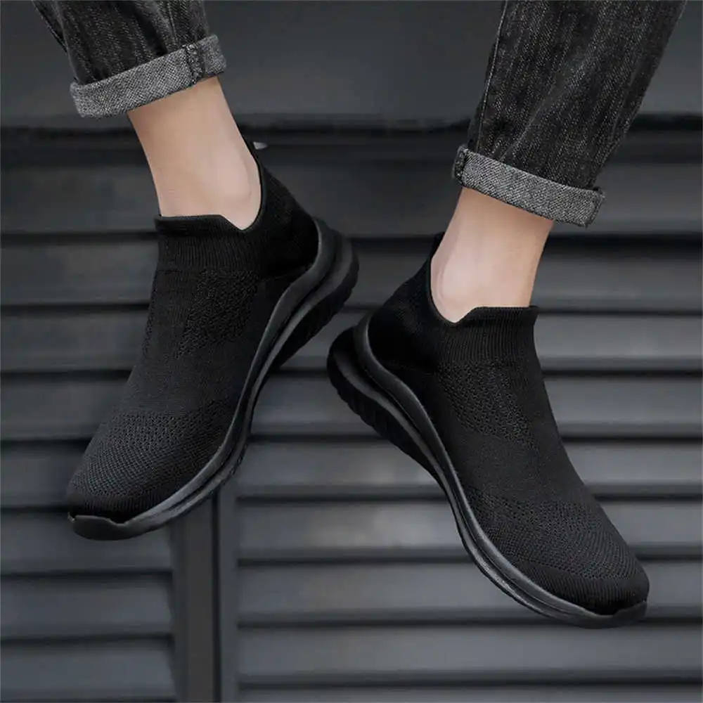 Travel Accessories Gift Basket - Sepatu olahraga pria, krem lembut baru