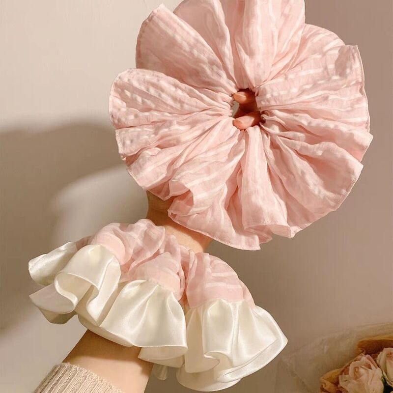 Scrunchie Satin Bergaris Pink  - Travel Accessories Pink ulasan dan harga